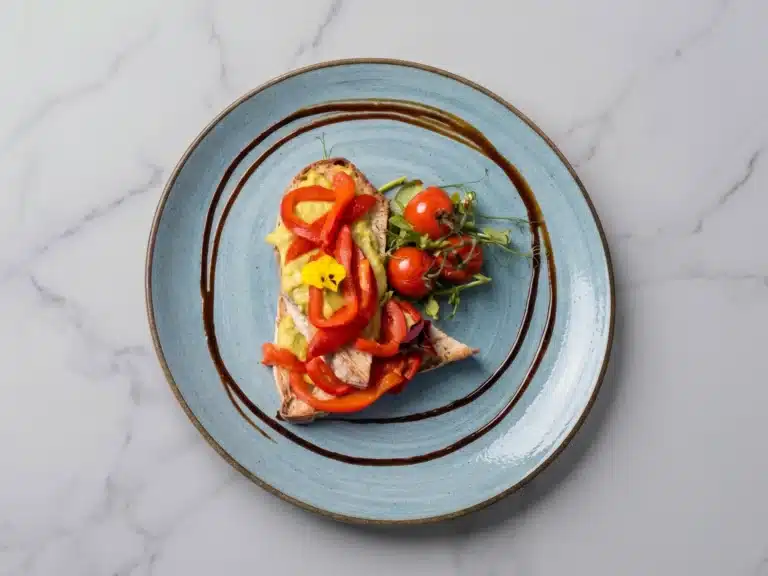 Smashed avocado with salmon